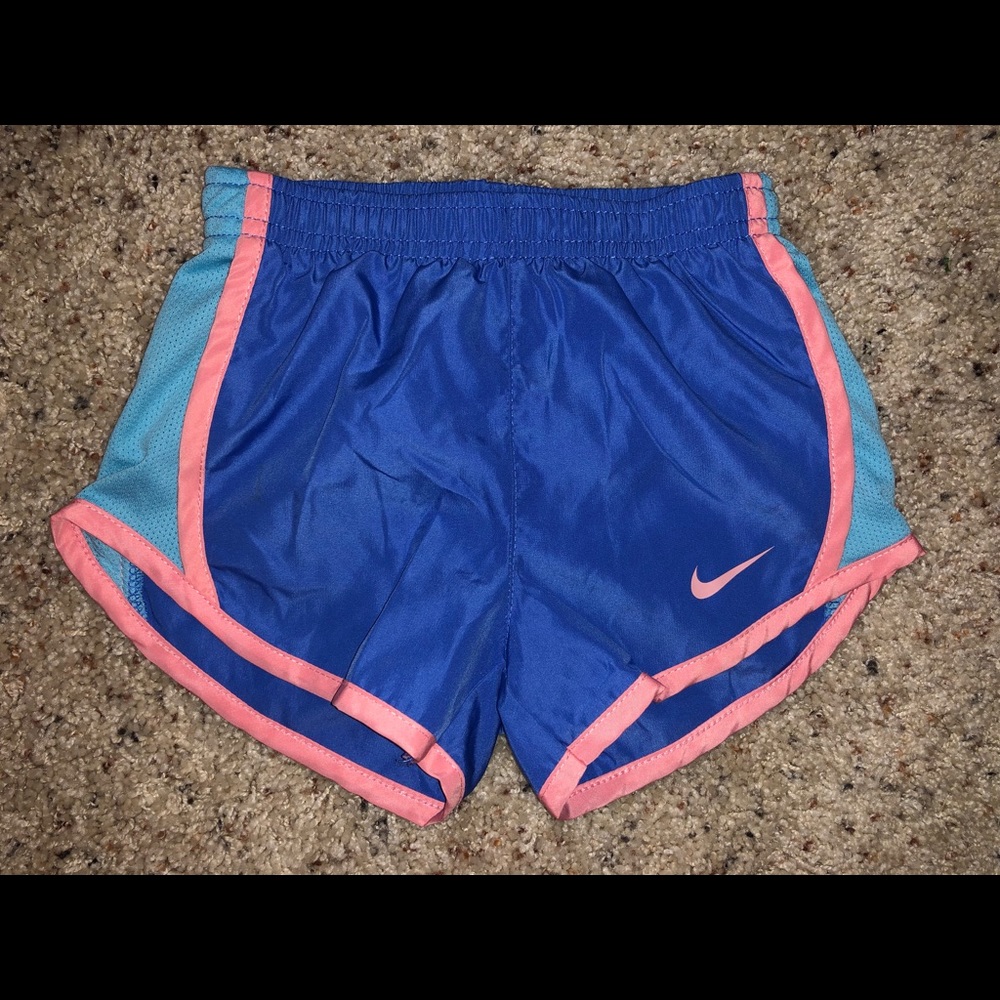 NIKE SHORTS